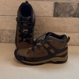 KEEN Waterproof Hiking Boots – Brown – Great Condition